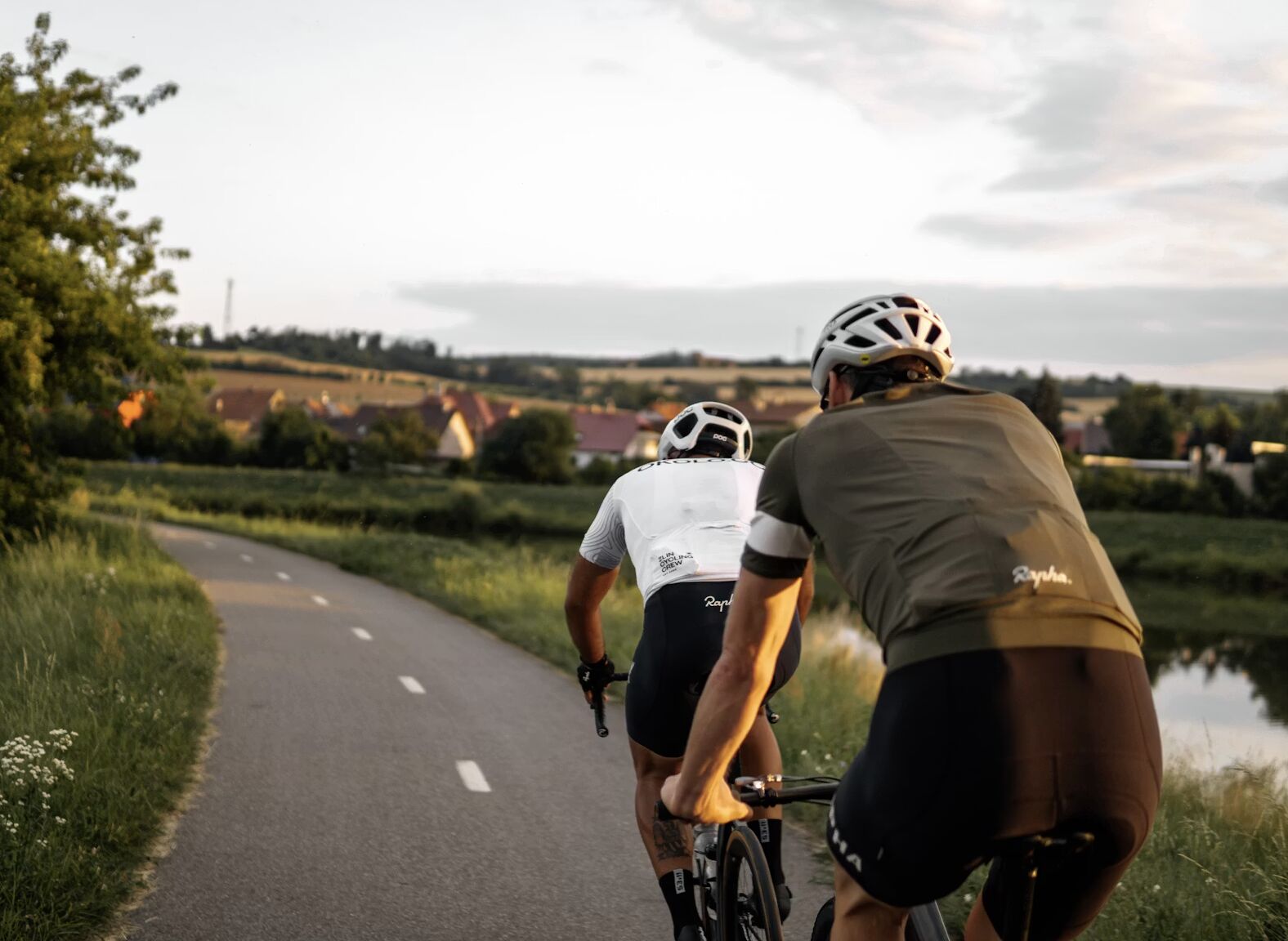 To ryttere på en social ride fra HotSpot Sauna